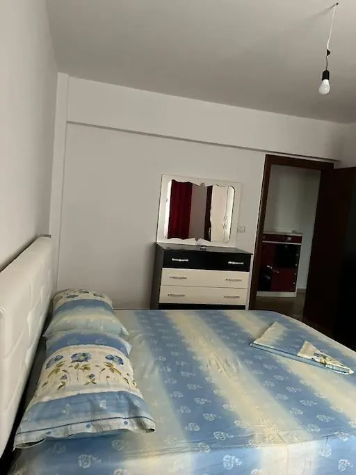 Apartment Spacious Apartment-Balcony-Close Bus Tirana Central Station-Self Checkin 24Hr-30 Min Airport Albania
