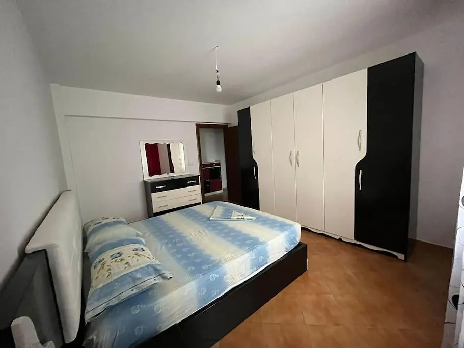 Spacious Apartment-Balcony-Close Bus Tirana Central Station-Self Checkin 24Hr-30 Min Airport Apartment
